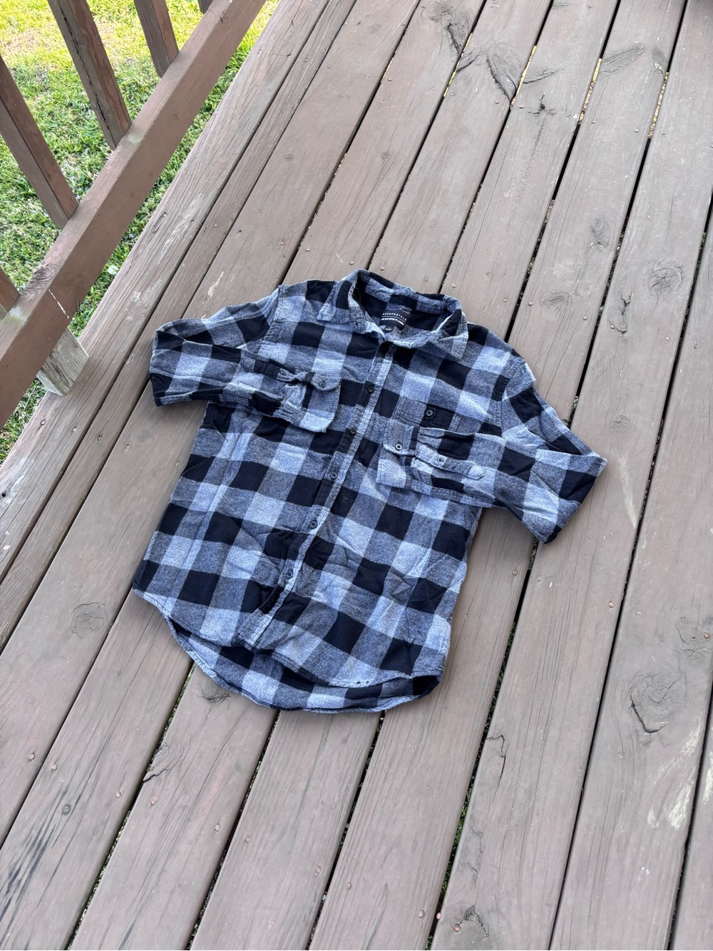 Aeropostale Mens L Black Grey Plaid Flannel Long Sleeve